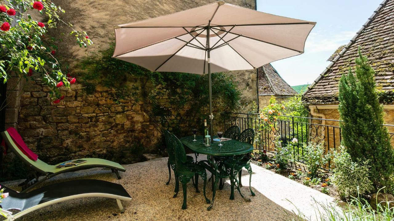 Au Coeur De Beynac, Une Maison De Caractere Avec Jardin Terrasse Exterior photo