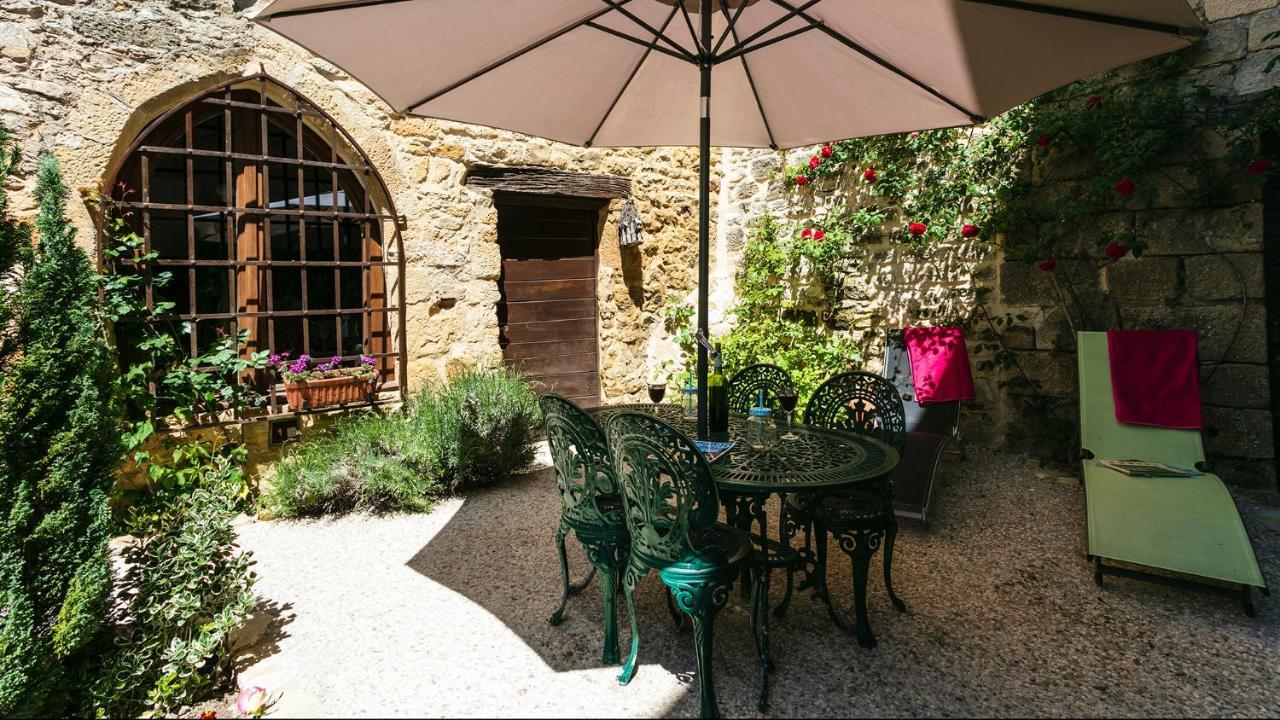 Au Coeur De Beynac, Une Maison De Caractere Avec Jardin Terrasse Exterior photo